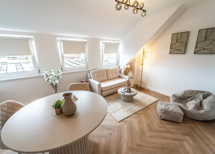 Viertelglanz - Smart-tv, Stilvoll & Citynah Wohnen Διαμέρισμα